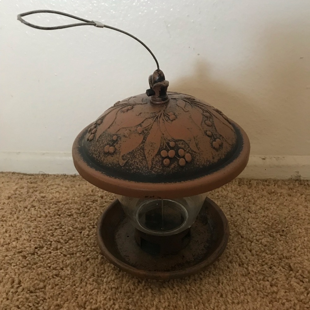 Bird feeder